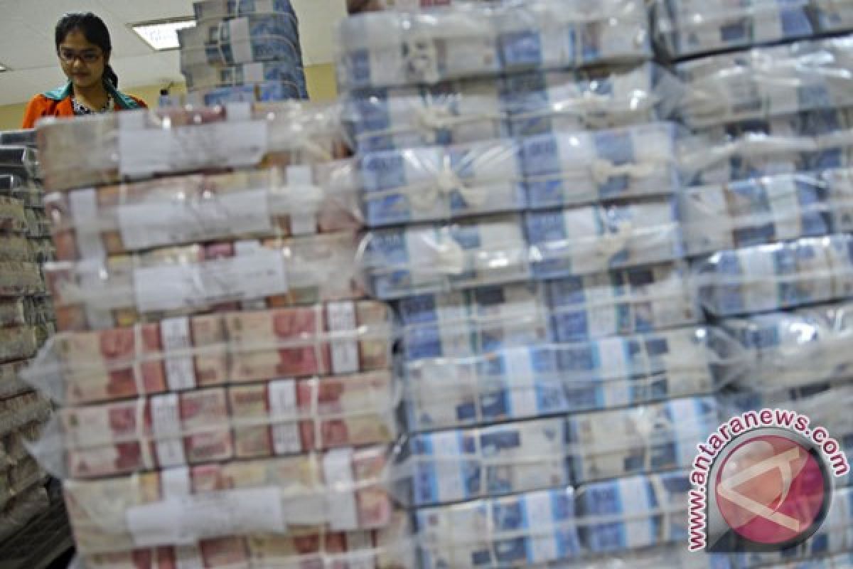 Rupiah Rabu sore menguat ke posisi Rp11.653