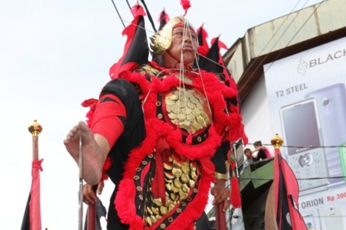 1.038 tatung pada Cap Go Meh Singkawang