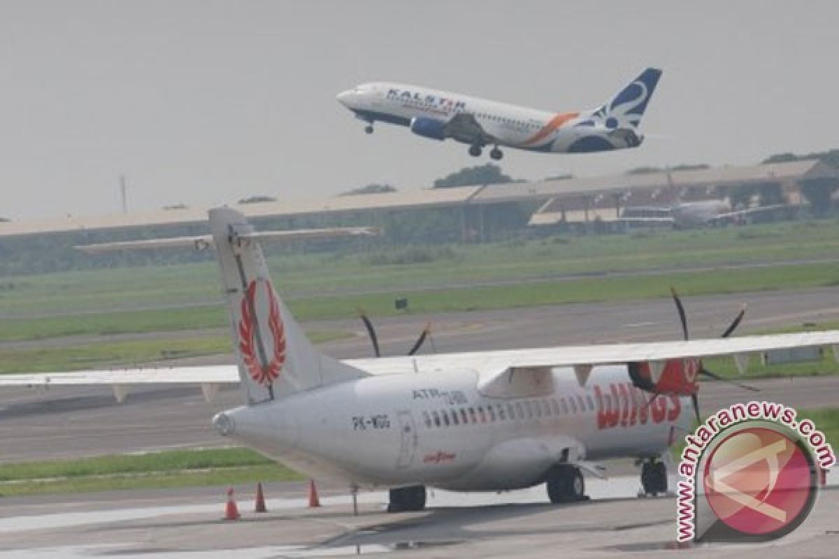 52 pesawat terlambat terbang karena "runway" bandara Juanda