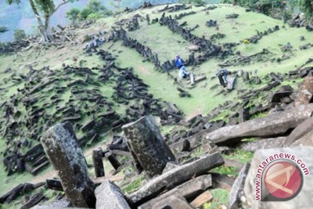 Misteri gunung Padang mengundang penasaran wisatawan