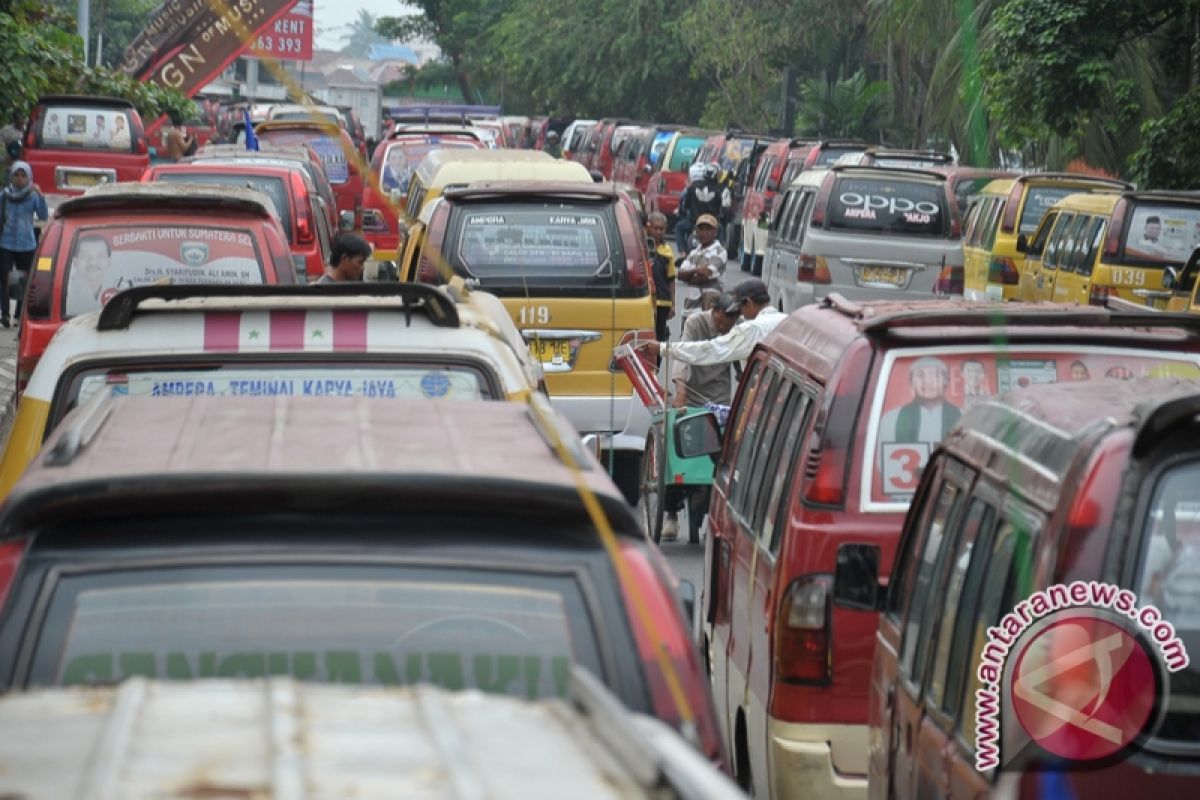 Sopir angkot Baturaja minta ongkos penumpang dinaikkan