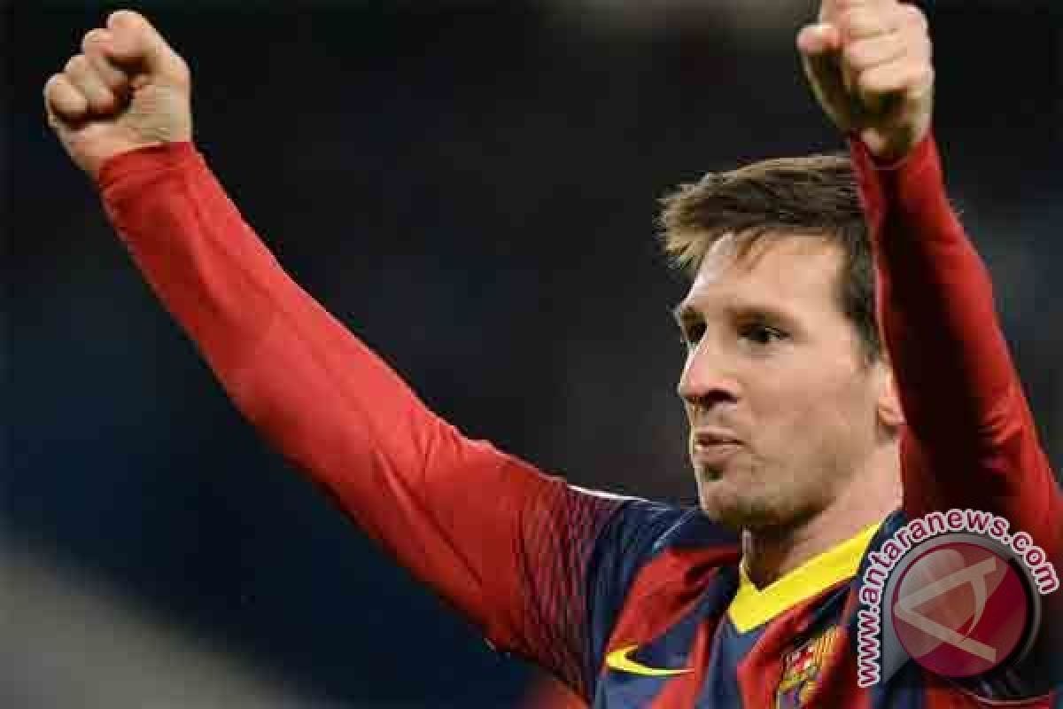 Messi dan Alves antar Barcelona tekuk City 2-0