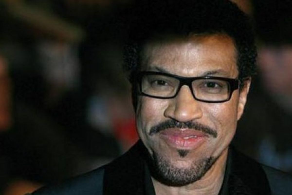 Karaoke bareng Lionel Richie di Glastonbury