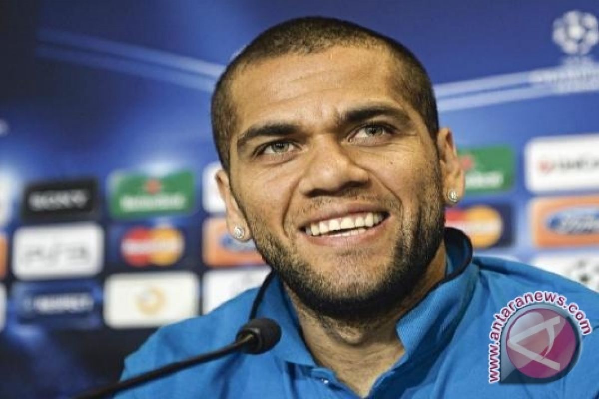 Tinggalkan Juventus Dani Alves Pindah Manchester City, Benarkah?