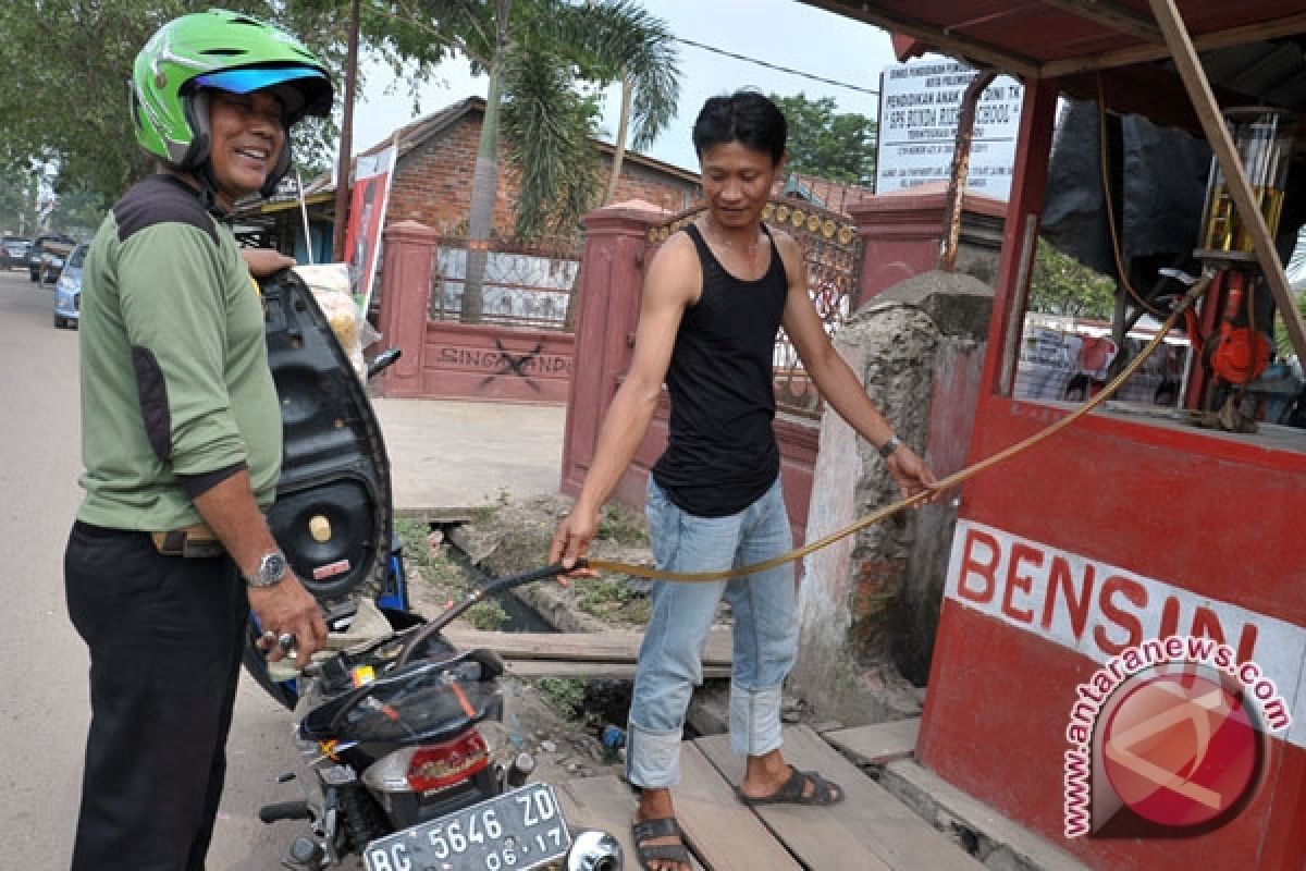 Kota Baturaja terjadi kelangkaan premium