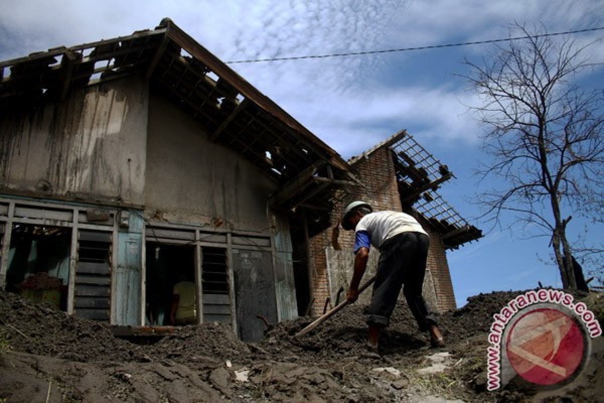 Indonesian govt spends Rp3.6 billion on Mt Kelud eruption victims