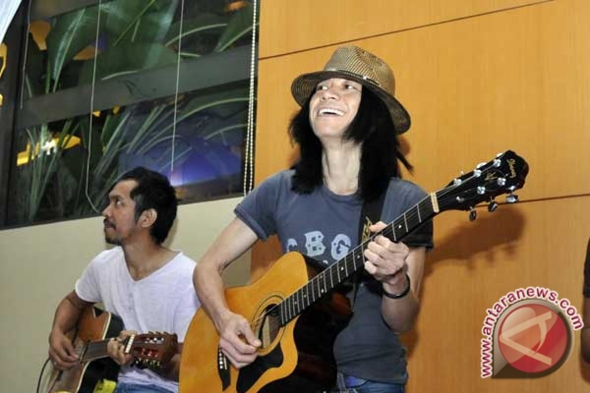 Abdee Slank dan Merry Riana tularkan "virus"