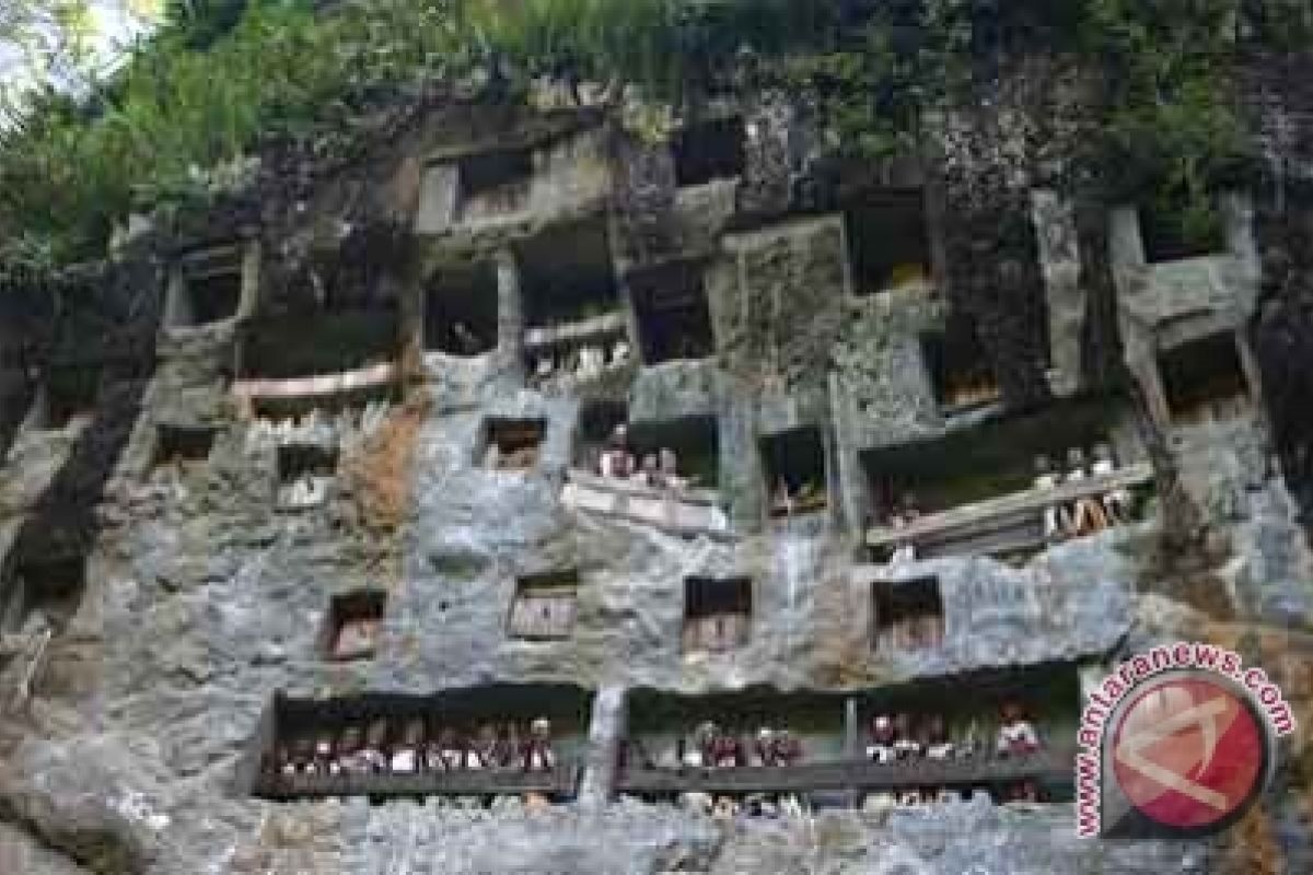 Presiden kunjungi kuburan gua alam Adat Toraja 