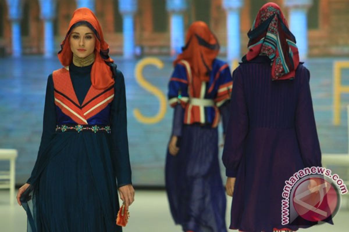 Fatayat NU Jatim gelar "Fashion Show" Muslimah