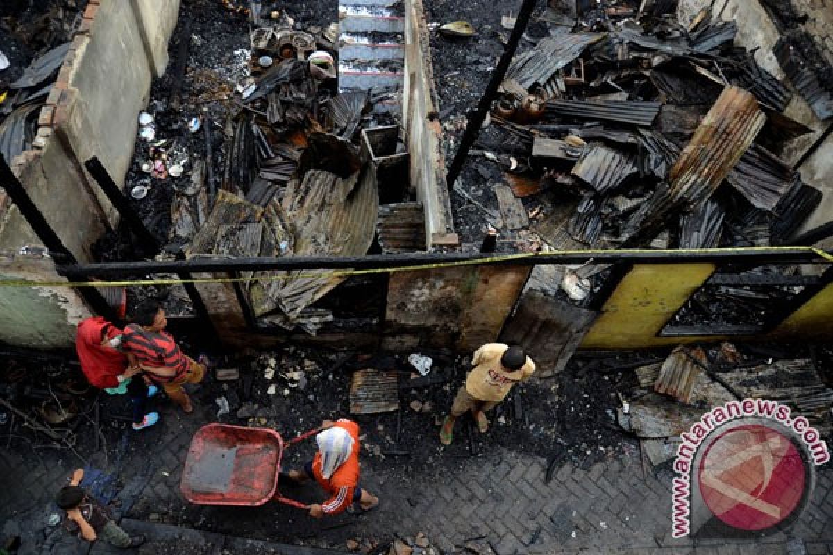 Dua bangunan terbakar saat Shalat Jumat