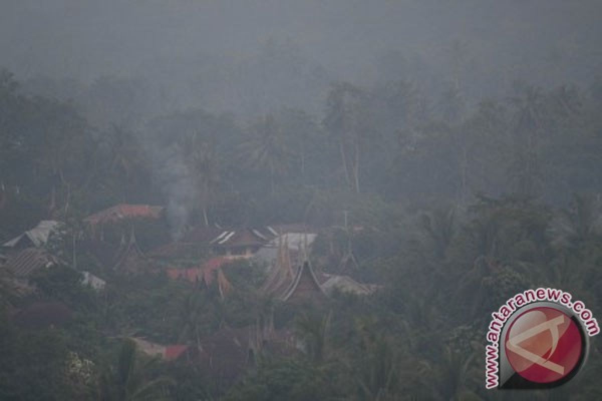 Satelit deteksi 14 titik panas di Sumatera