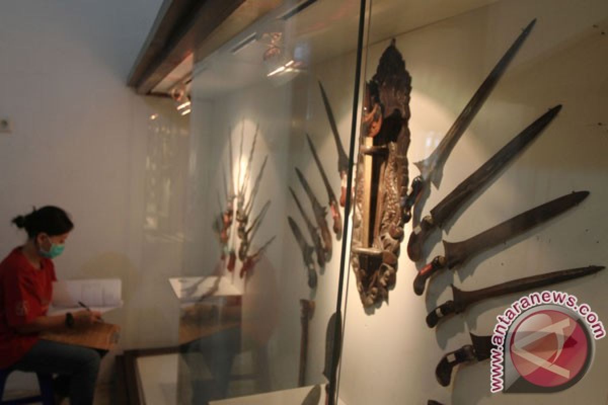 Museum Radya Pustaka Surakarta kembali dibuka