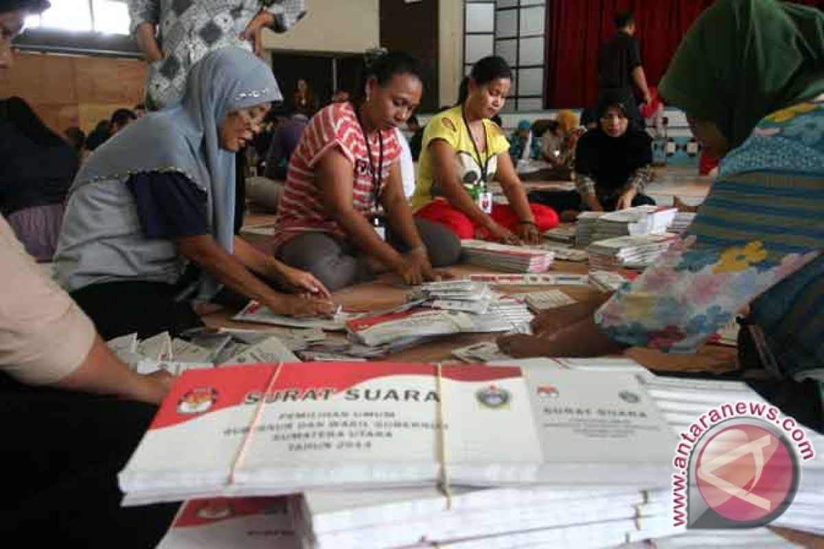 KPU Pangkalpinang sortir surat suara pilkada