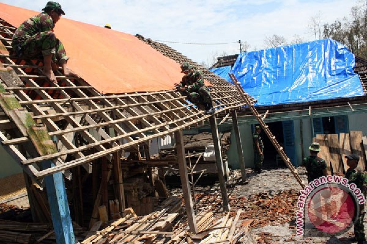 Ratusan keluarga Minahasa terima bantuan perbaikan perumahan