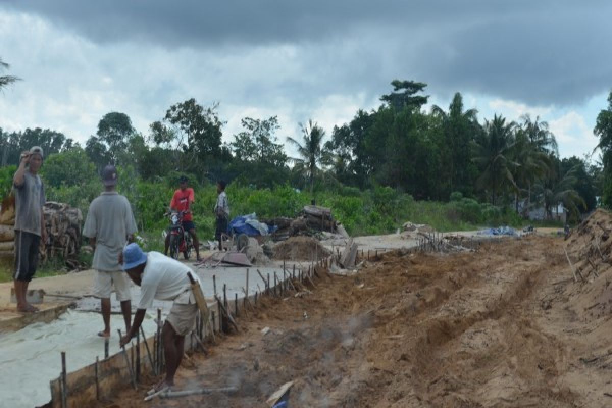 Warga Paloh Pertanyakan Proyek Perbatasan Rp206 Miliar