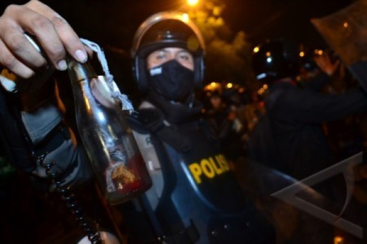 Kapolres Janji Ungkap Pelemparan Bom ke Karaoke Zensho