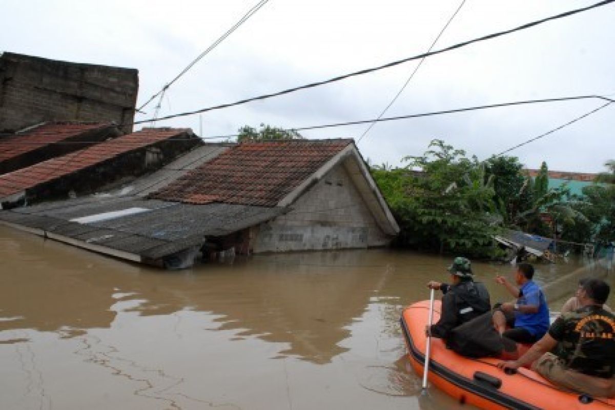 Korban Banjir Banten Terima Bantuan Artha Graha