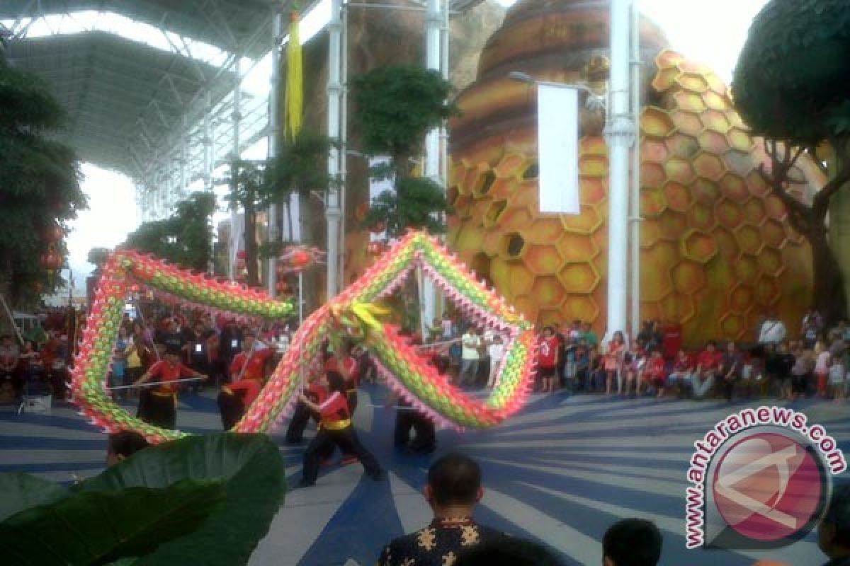 Parade Barongsai meriahkan liburan Imlek di Jungleland