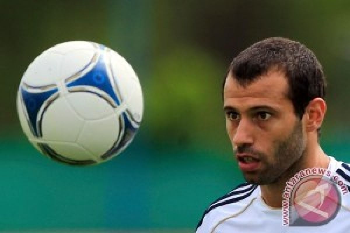 Pindah ke Hebei China, Mascherano jadi gelandang