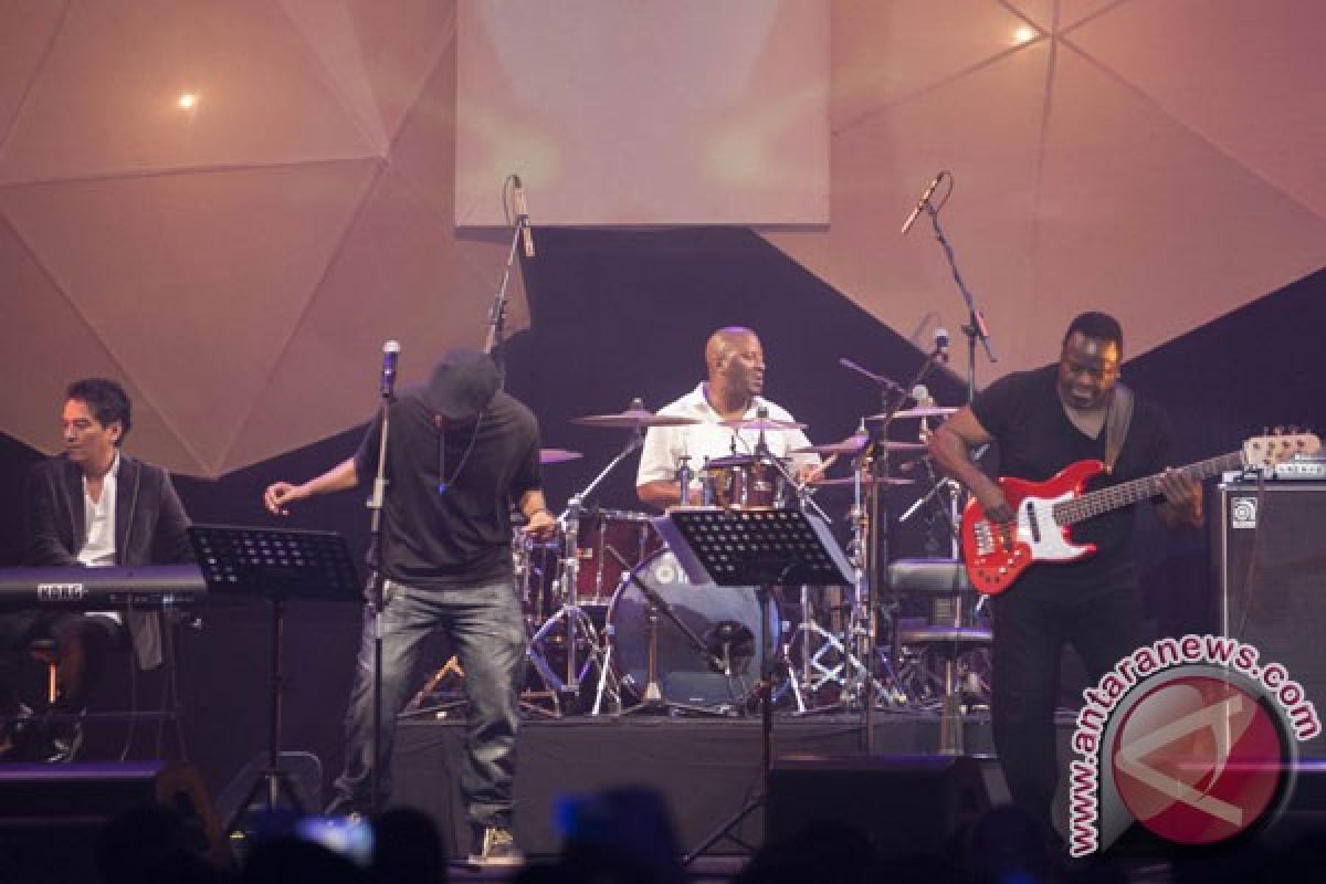 Indra Lesmana terlibat proyek dengan Maurice Brown