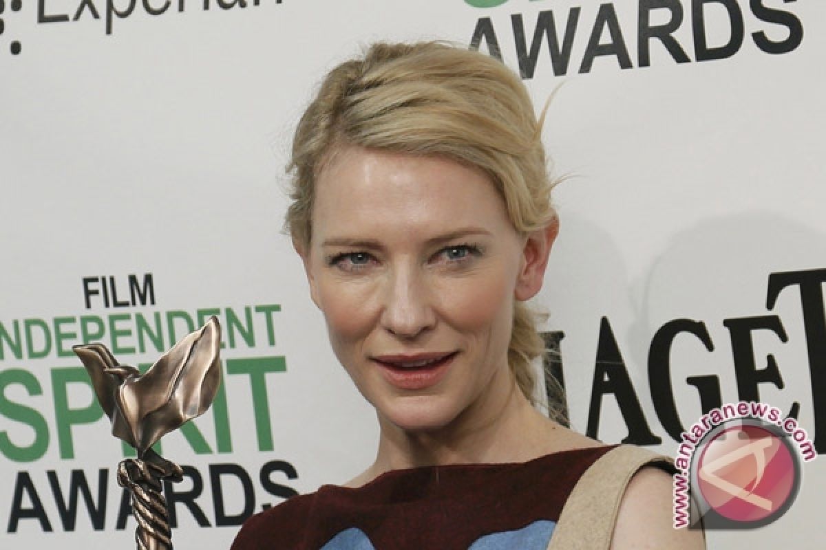 Cate Blanchett raih piala aktris terbaik Oscar