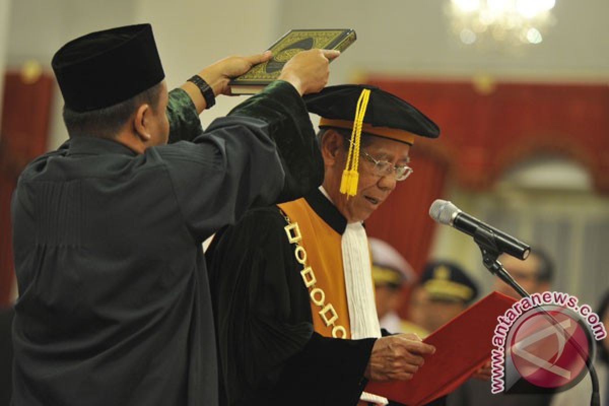 President Yudhoyono witnesses swearing-in of Supreme Court deputy chief justice