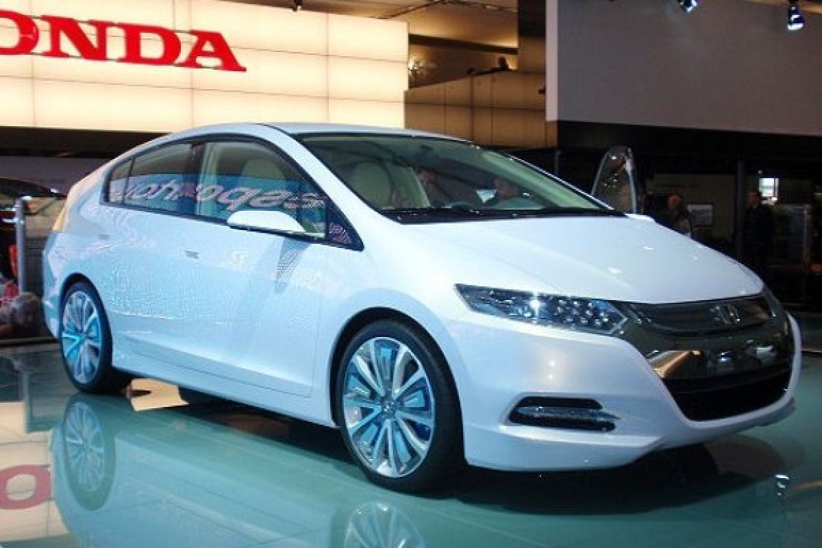 Honda Akan Hadirkan Pengganti Sedan Hybrid Insight