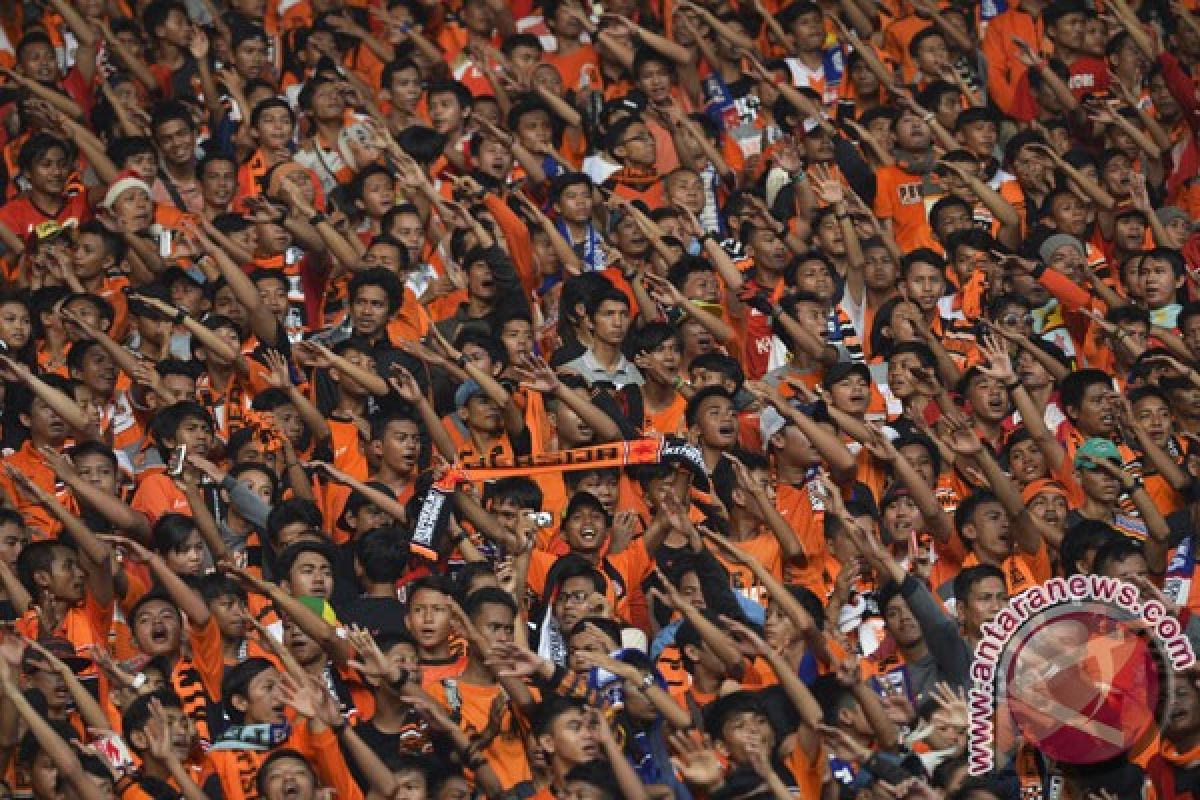 Ribuan Jakmania "long march" Istana Negara