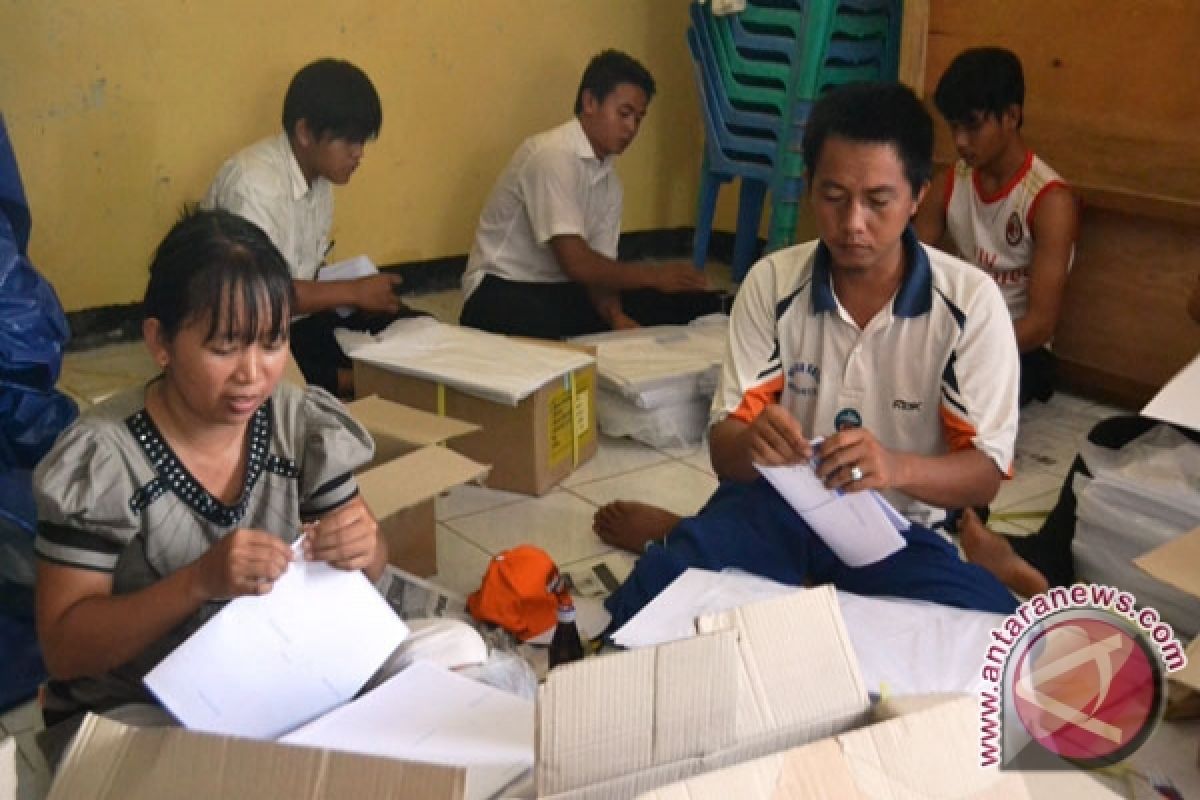 KPU Kota Bengkulu mulai lipat surat suara