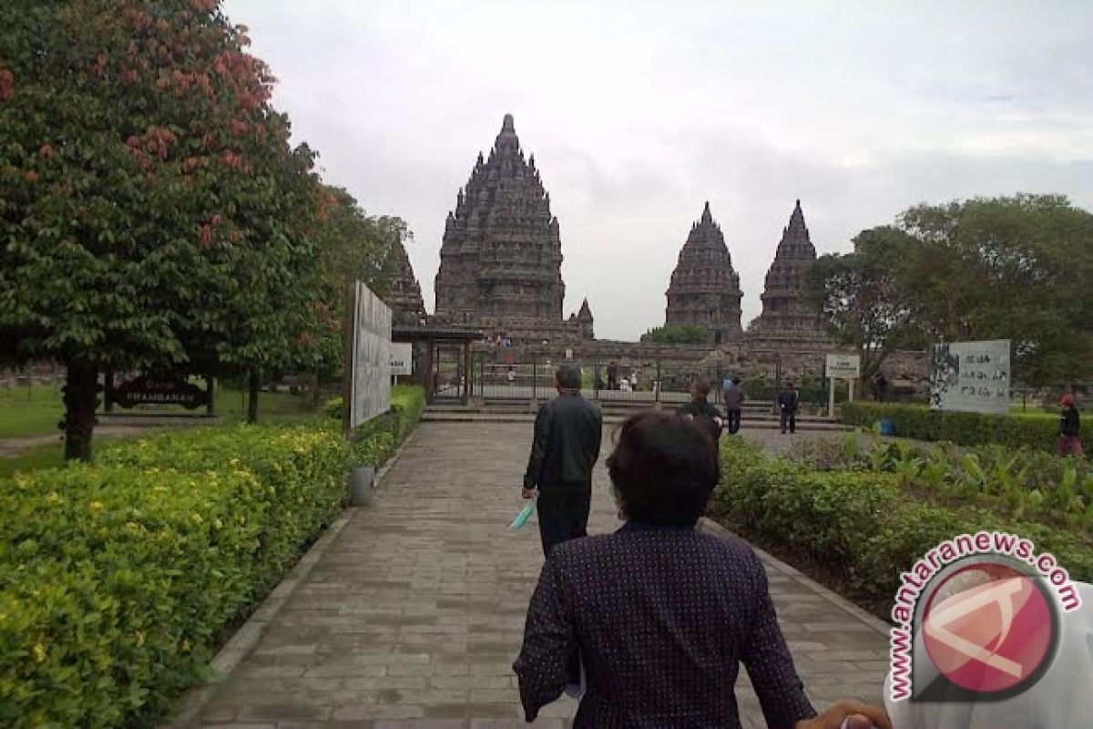 Candi Prambanan tetap dipadati pengunjung 