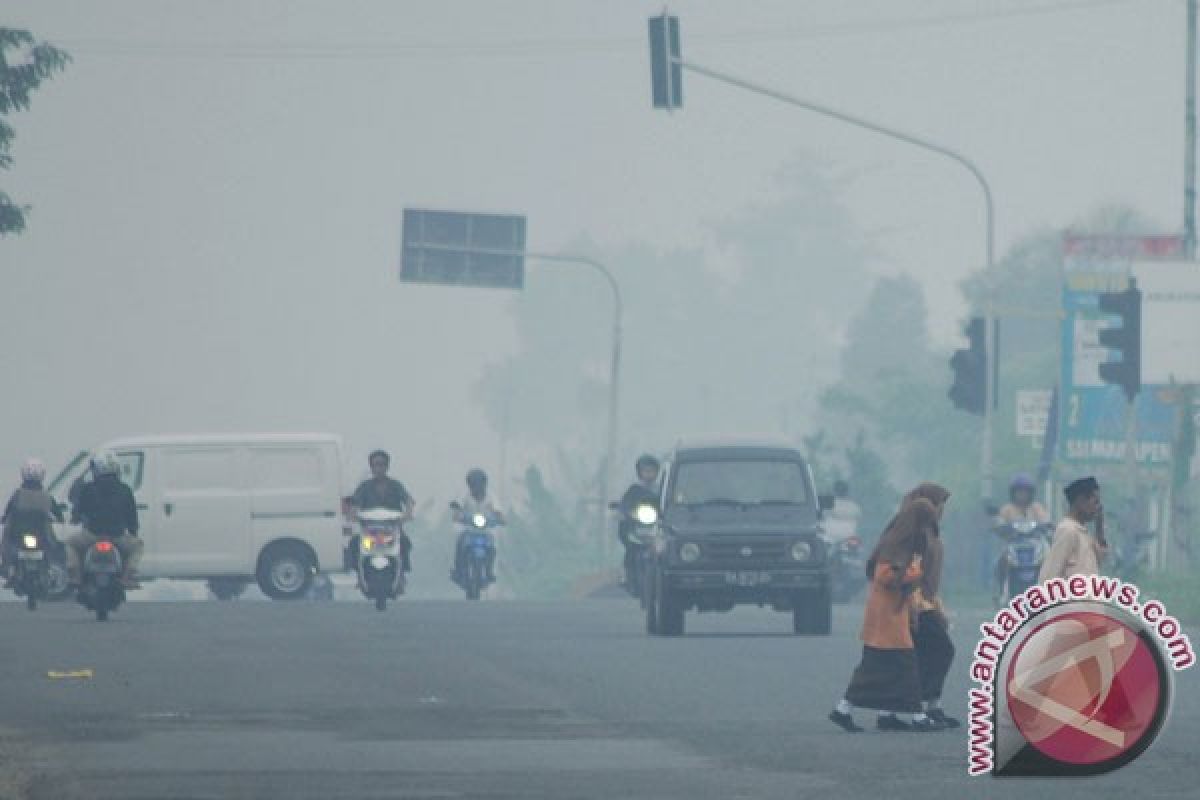 Gubernur Sumbar minta warga gunakan masker