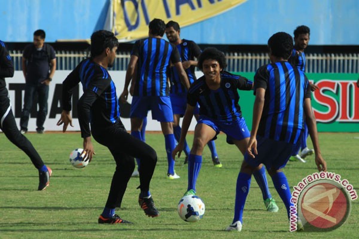 Persipura bungkam New Radiant 3-0