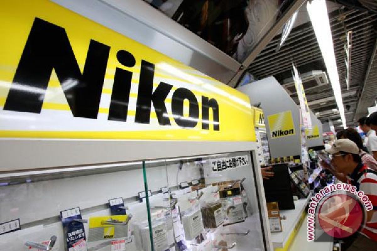 Dikritik media China, saham Nikon anjlok