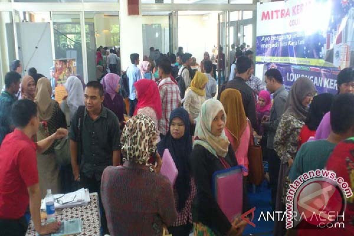 Pencari Kerja Serbu Job Fair Unsyiah