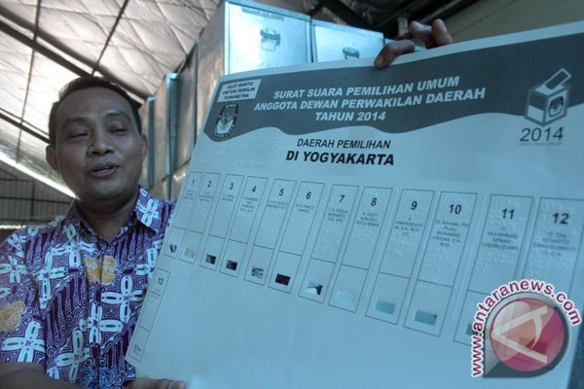 KPU Kolaka tuntaskan pelipatan surat suara