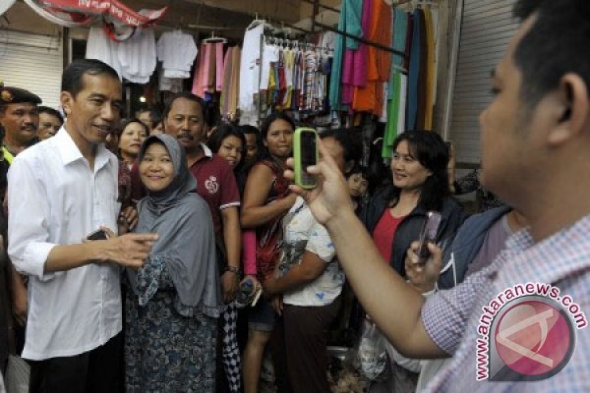 Jokowi tak cuci tangan setelah salami rakyat