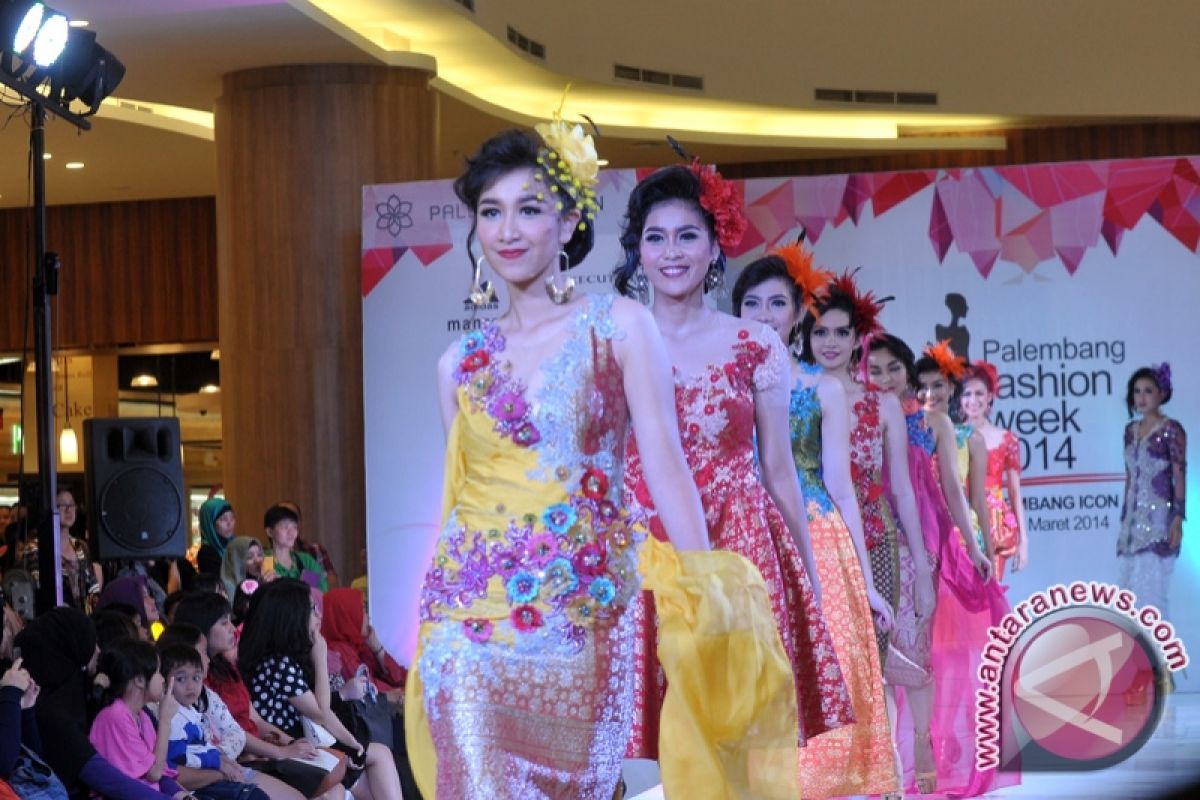 Bengkulu gandeng model internasional kenalkan batik besurek 