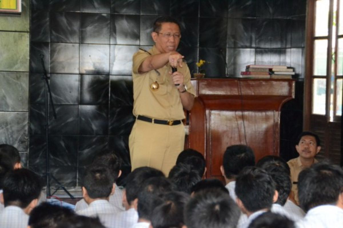 Wali Kota Pontianak Motivasi Siswa Jelang UN