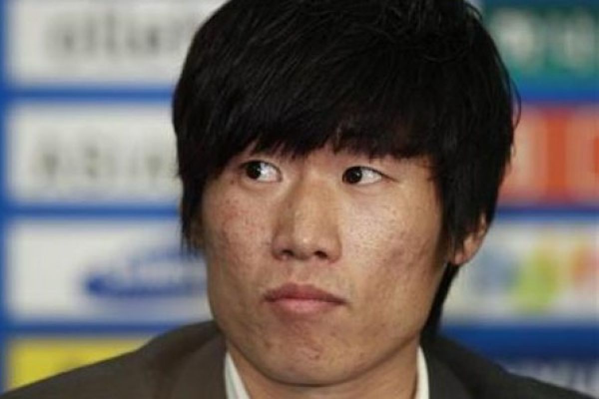 Park Ji Sung heran banyak motor di Malang