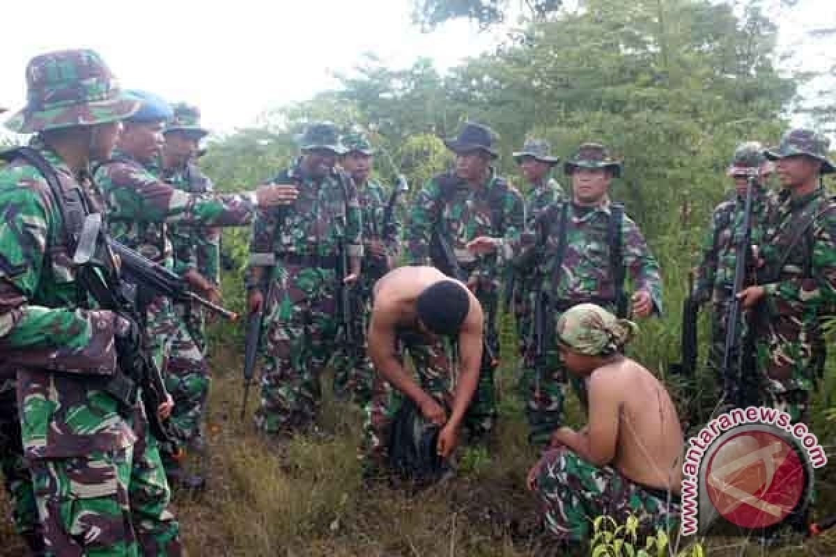 Baku Tembak Di Lanud Sjamsudin Noor  