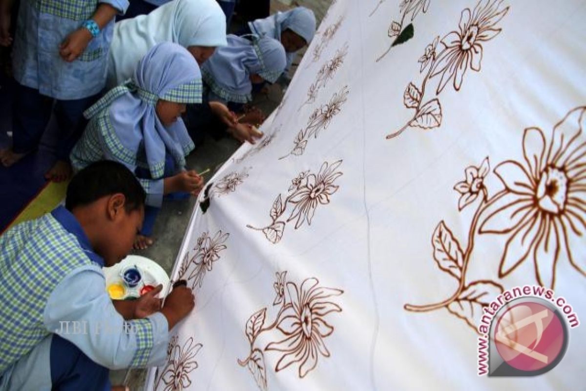Batik Sampit Makin Diminati Masyarakat 