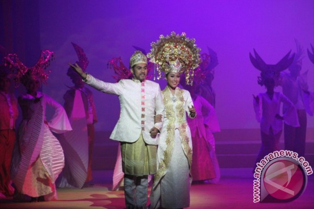 Drama musikal Siti Nurbaya; nge-pop ala Denny Malik