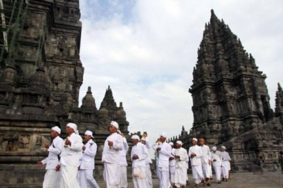 Umat Hindu Laksanakan Tawur Agung Kesanga