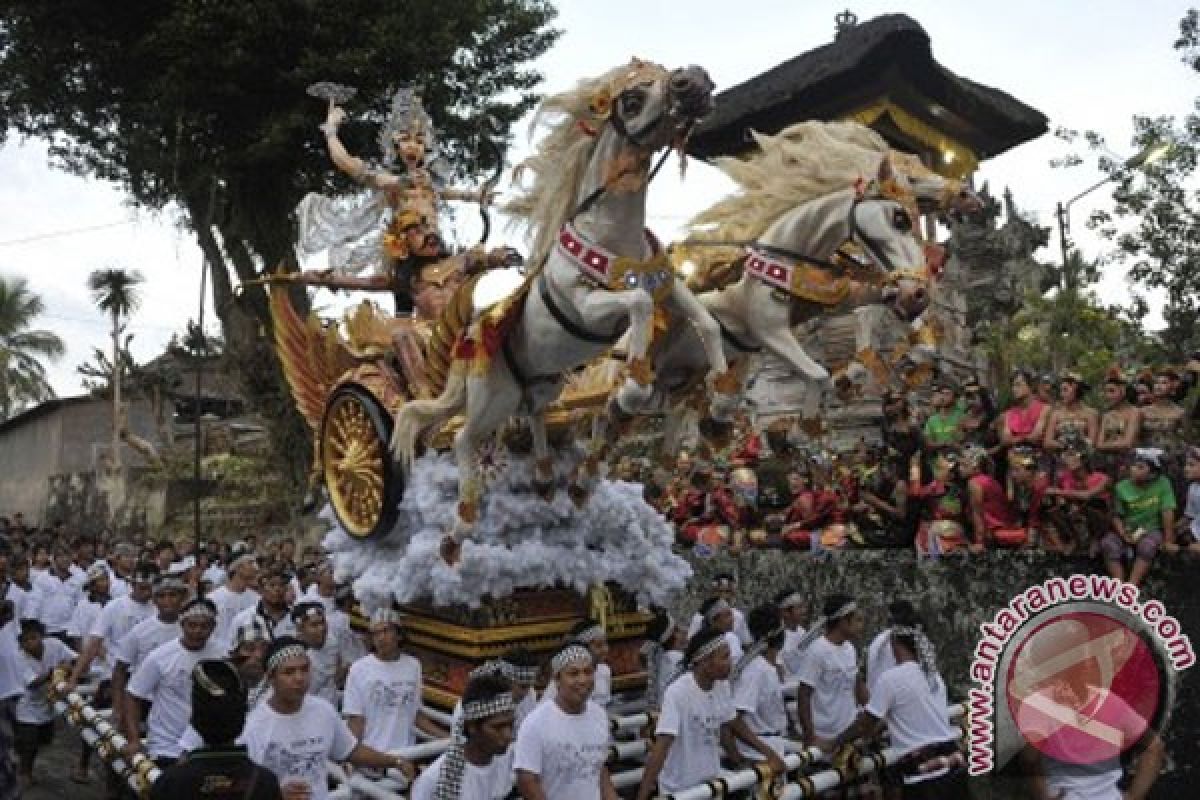 Parade Ogoh-ogoh Kuta tarik perhatian wisatawan