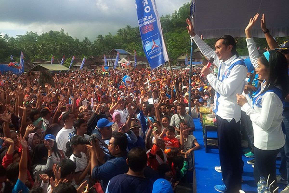 Ibas dan Aliya Sapa Konstituen di Pacitan