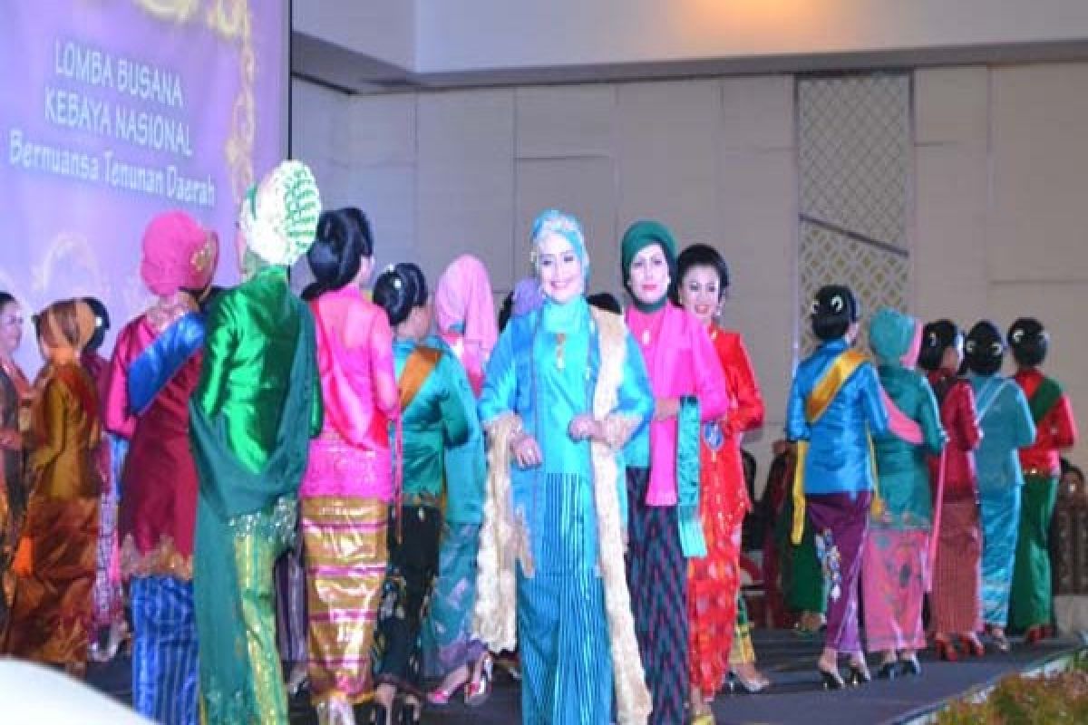 Sultra Gelar Fashion Show Kebaya Nasional