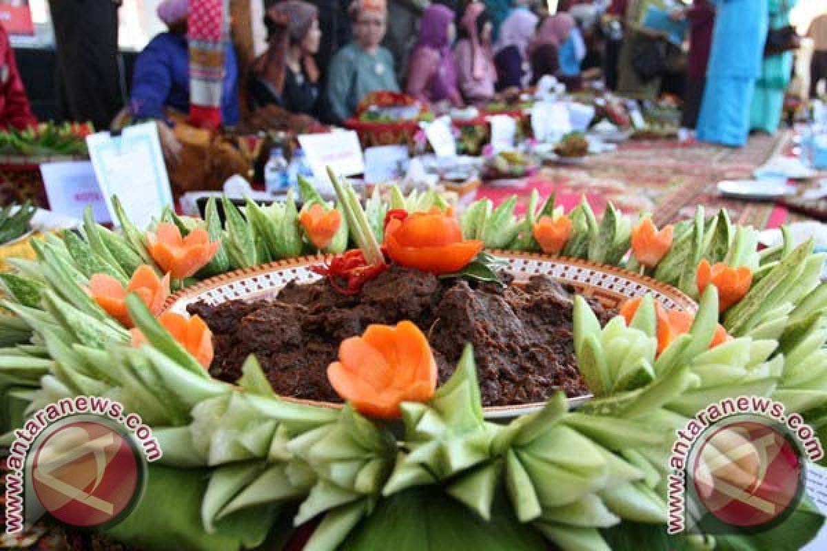 Hidangan Rendang dan Nasi Goreng Diserbu Masyarakat Ekuador