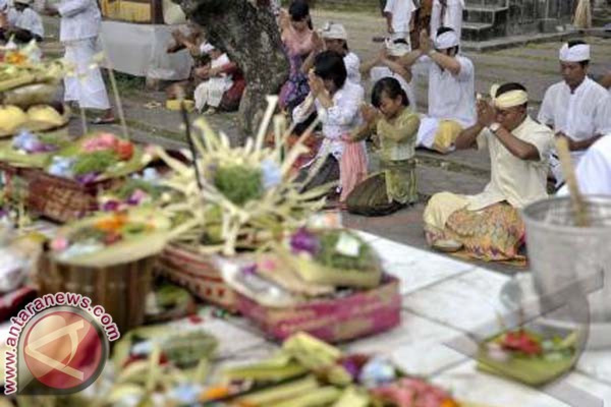 Perkantoran di Bali Libur Fakultatif Terkait Pagerwesi