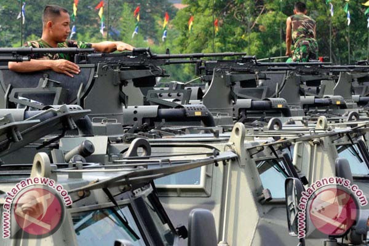 Panglima TNI terima 24 panser Anoa