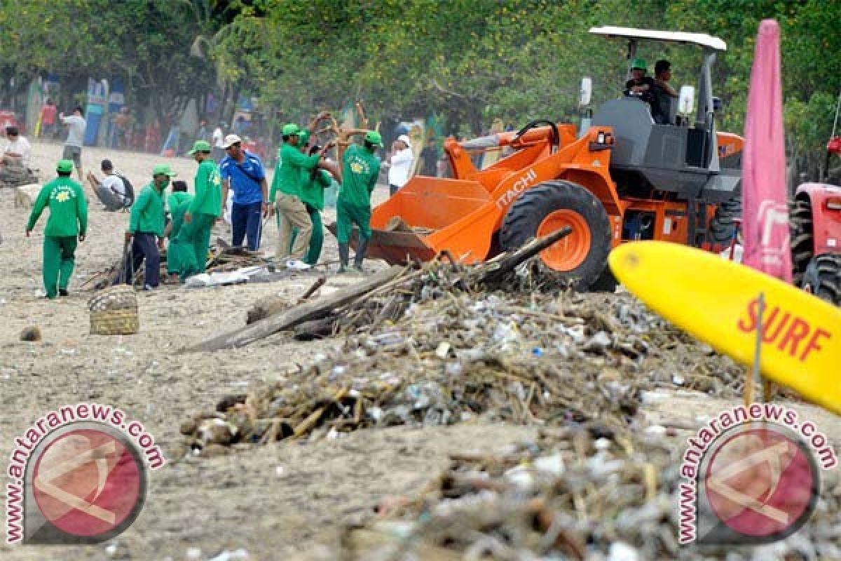 Denpasar Kerahkan 1. 700 Petugas Atasi Sampah Nyepi